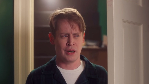 Macaulay Culkin recreates scenes from his beloved Home Alone