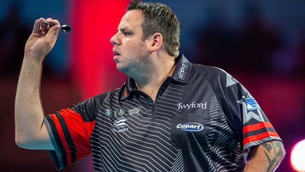 Adrian Lewis won without dropping a set
