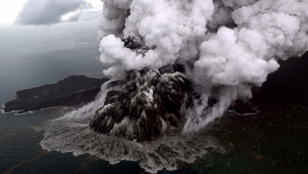 Huge chunks of Anak Krakatoa slid into the sea