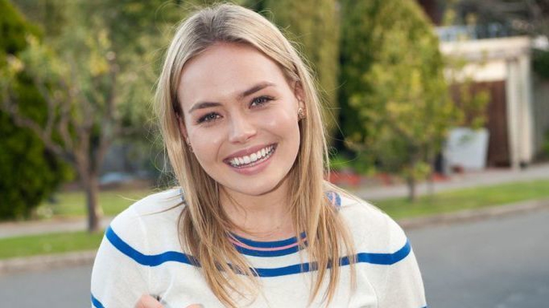 Xanthe ponders her future on Neighbours