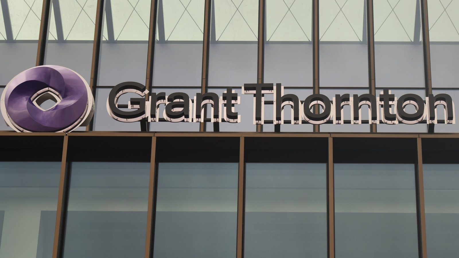 Message grant. Grant Thornton Узбекистан logo. Grant Thornton Sport. Design Grant Thornton фон. Grant Thornton logo.