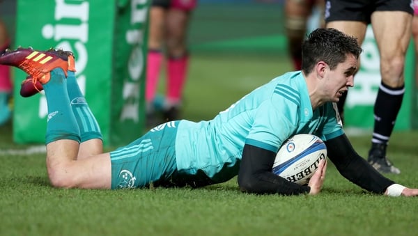 Joey Carbery touches down for his opening try