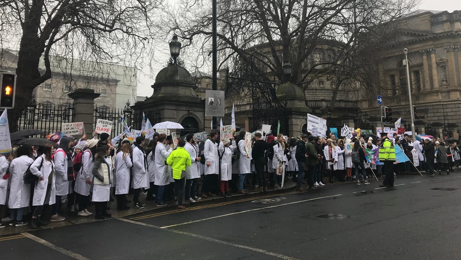 Pharmacy students protest over internship pay 'ban'