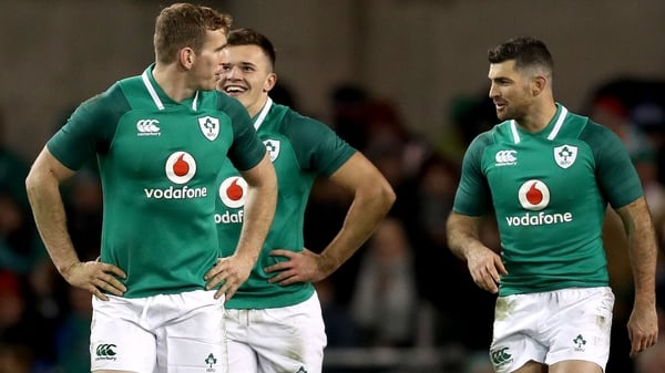 Chris Farrell (L) and Rob Kearney (R) have been drafted in for the Scotland clash