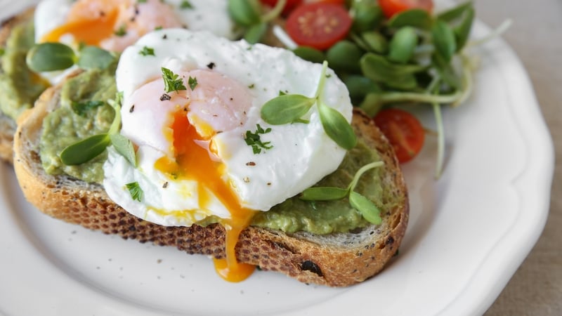 How To Make Foolproof Microwave Poached Eggs