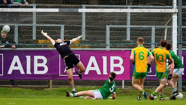Gary Sice scoring the goal in his 1-07 tally