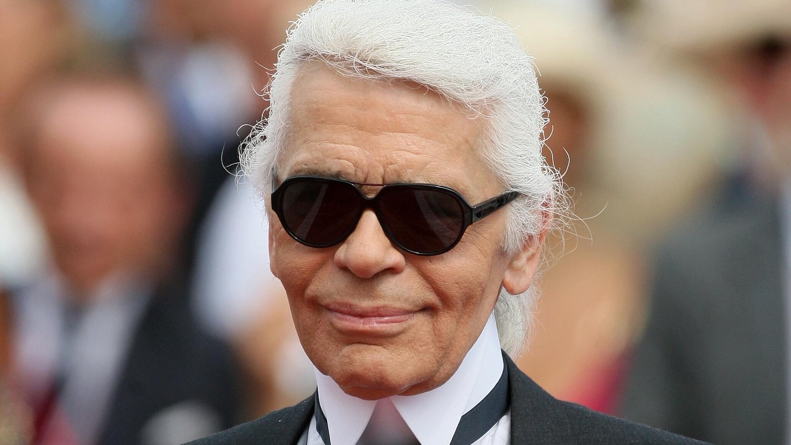 How Karl Lagerfeld's Signature Look Transformed Over the Years