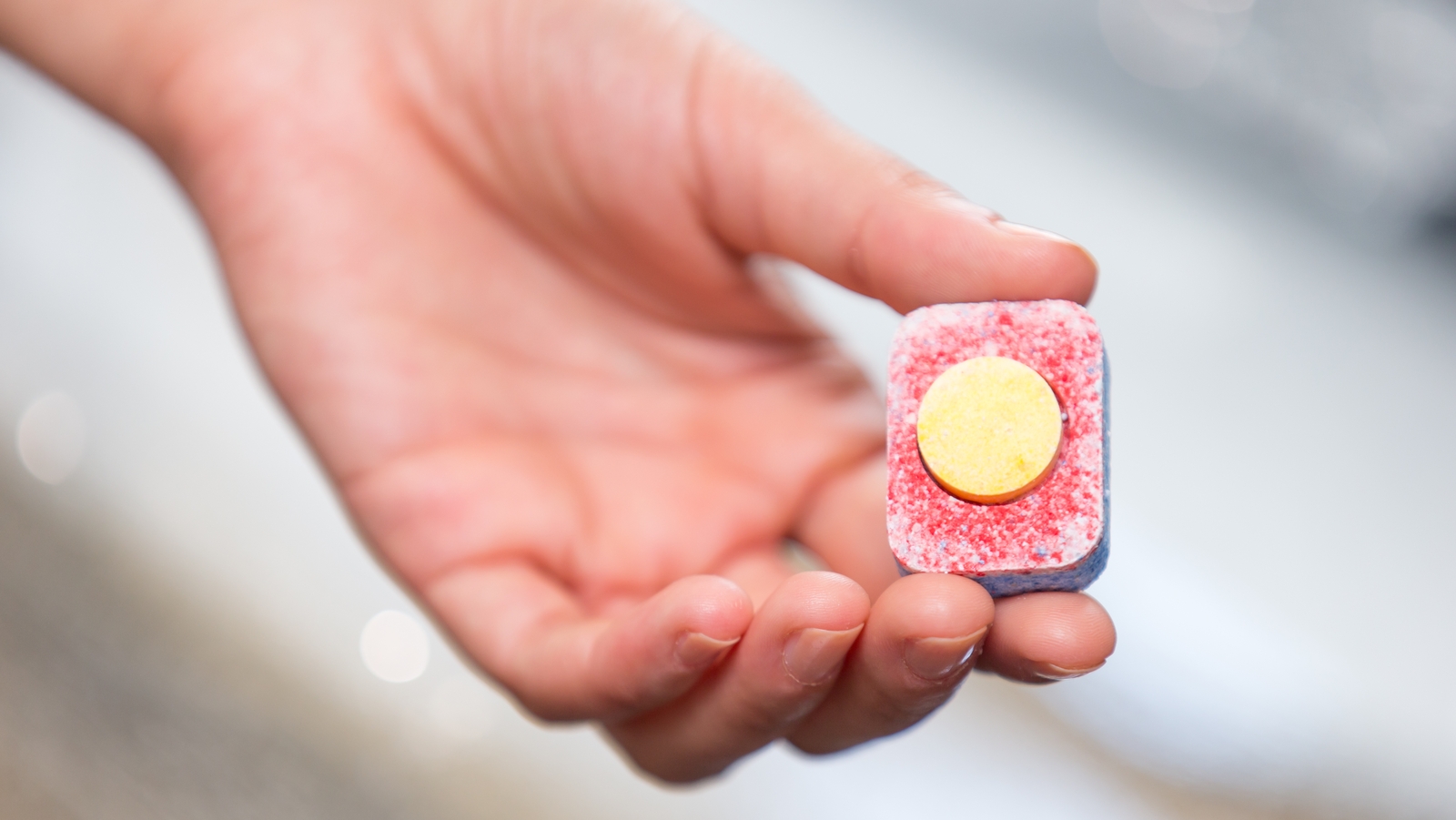 How To Clean Your Oven Door Using A Dishwasher Tablet