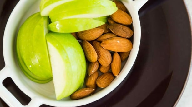 apple and nuts