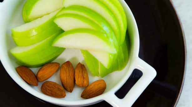 apple and nuts