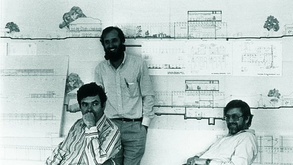 Peter Rice, seated left, with fellow collaborators in design and structure