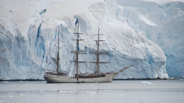 An Ice Adventure in Antarctica. Picture credit; Pixabay.