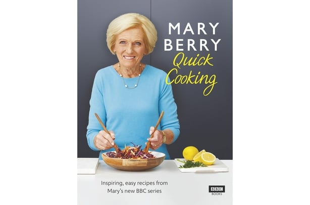 How to make Mary Berry's apple lemon sandwich cake