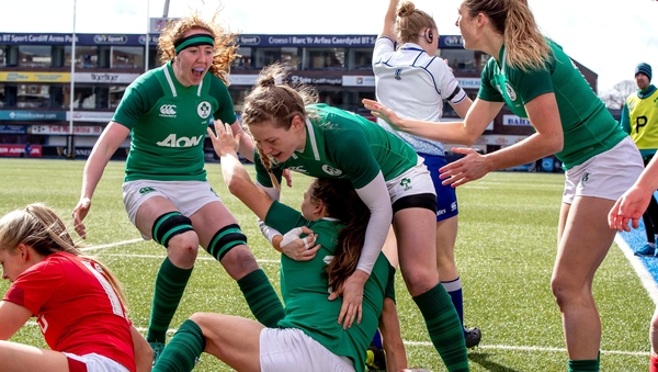 Beibhinn Parsons celebrates her first-half try