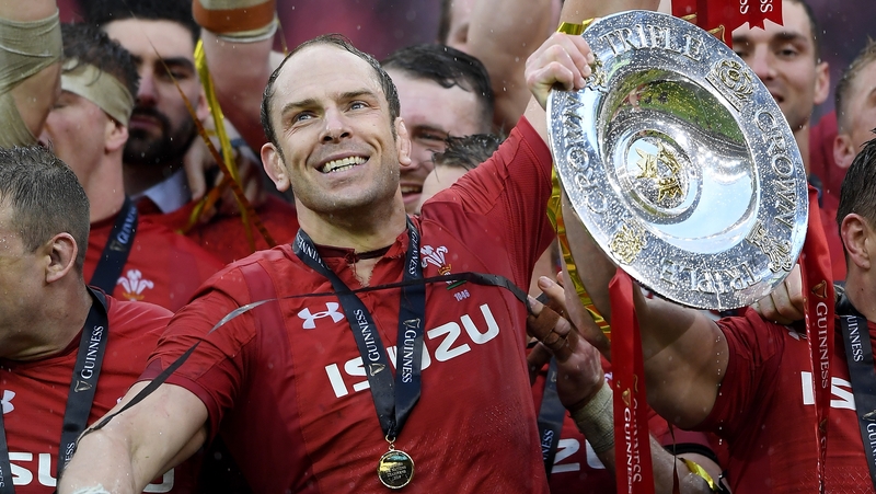 Alun Wyn Jones Alun Wyn Jones is staying put