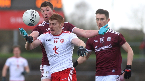 Tyrone's Peter Harte with Galway's Gareth Bradshaw and Antoine O'Laoi