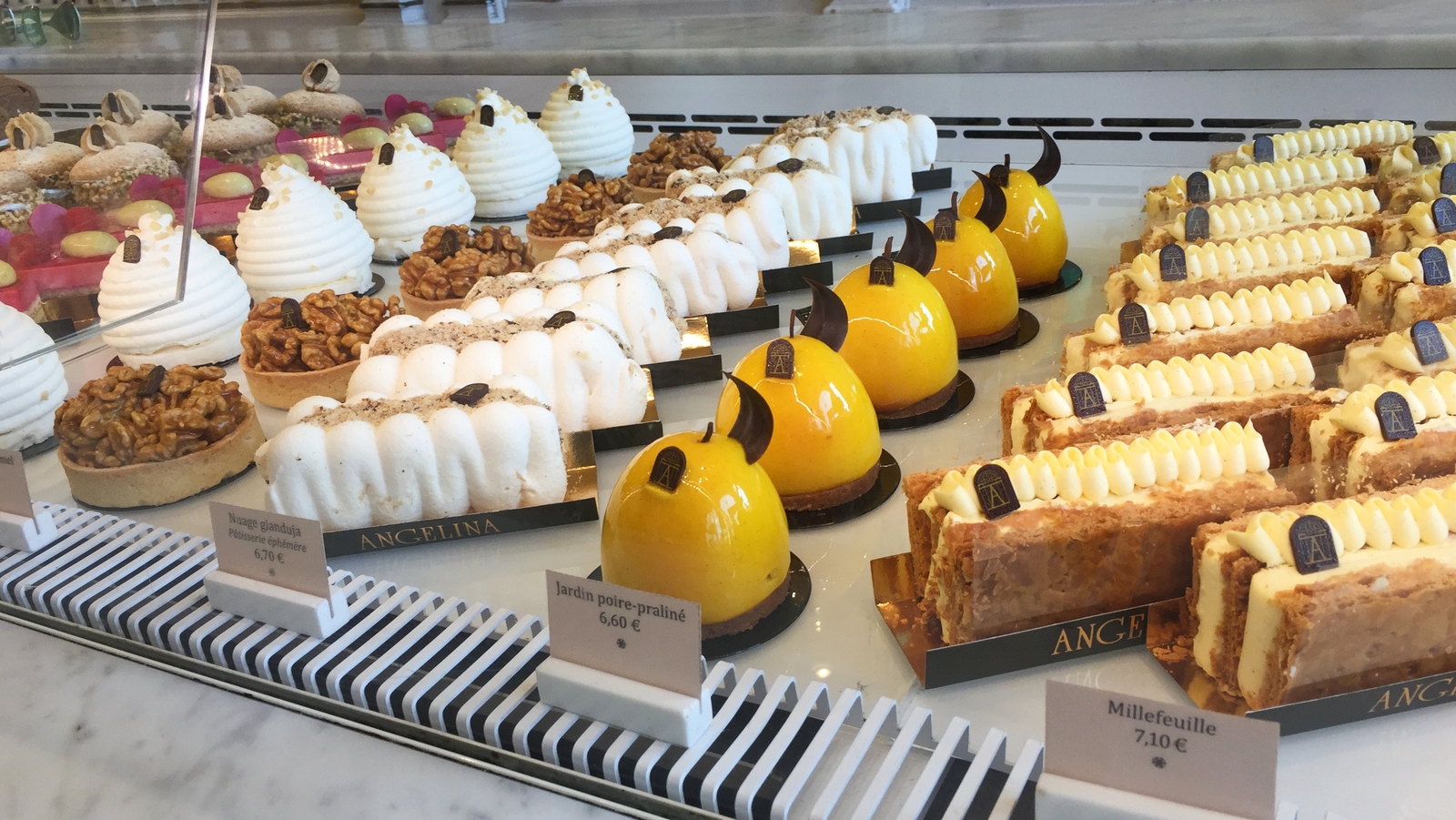 a-cake-walk-how-to-get-the-best-pastries-in-paris-in-one-walk