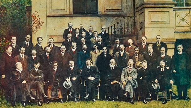 A commemorative postcard featuring members of the First Dáil, meeting at the Mansion House, Dublin, on 10 April 1919. Photo: National Library of Ireland, MS 49,530/28/3