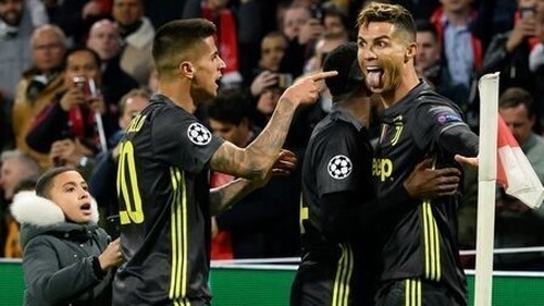 Cristiano Ronaldo celebrates