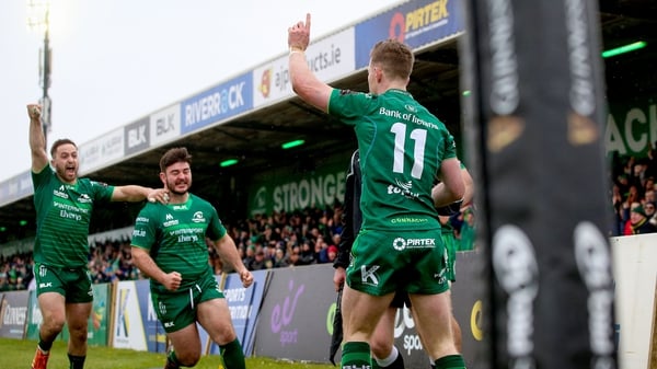 Healy celebrates after scoring Connacht's last try