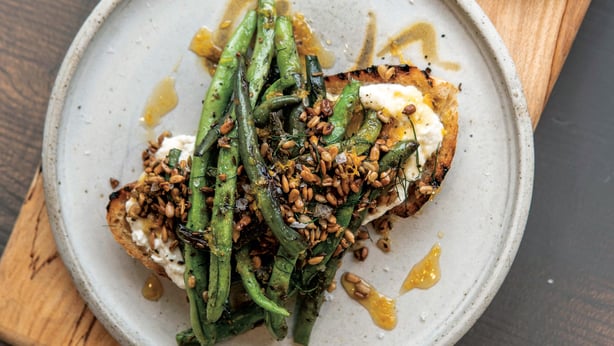 green bean bruschetta