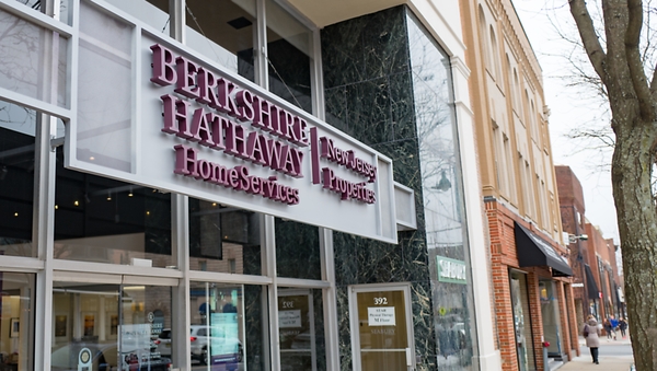 Warren Buffett's Berkshire Hathaway has taken an 11.4% stake valued at about $4.2 billion in the maker of personal computers and printers