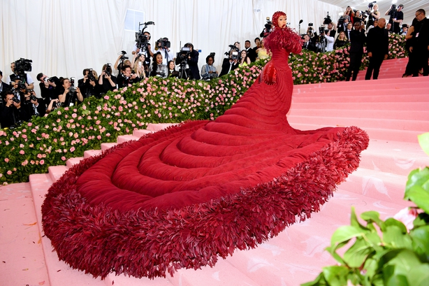 Met gala 2025 red dress 2019