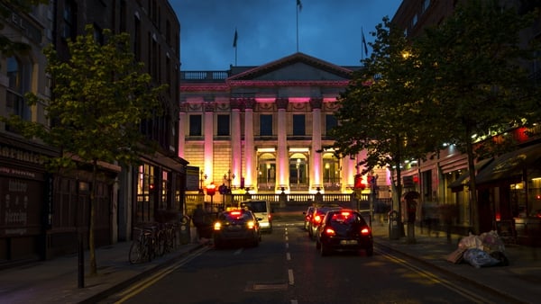 Dublin City Hall at night. Photo: Mayall/ullstein bild via Getty Images