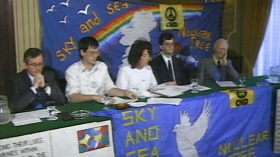 Irish CND and LGPSU representatives, Dublin (1989)