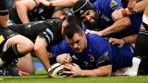Healy crosses the line for Leinster's second try