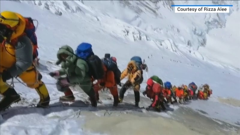 Watch Massive Traffic Jams On Mount Everest Route 