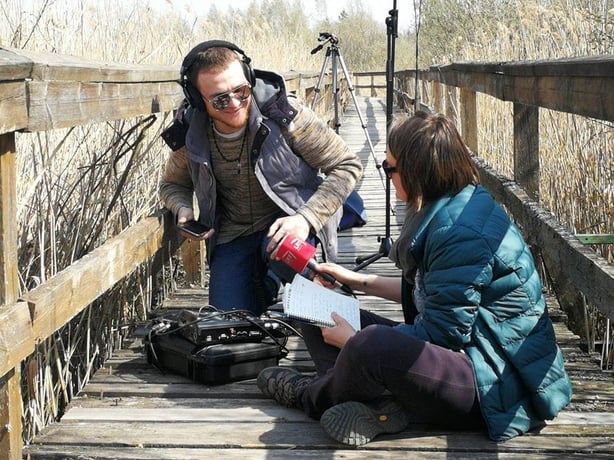 Recording a Dawn Chorus preview segment for Mooney Goes Wild at Lake Žuvintas (photo: Twitter / Vaida Pilibaityte)