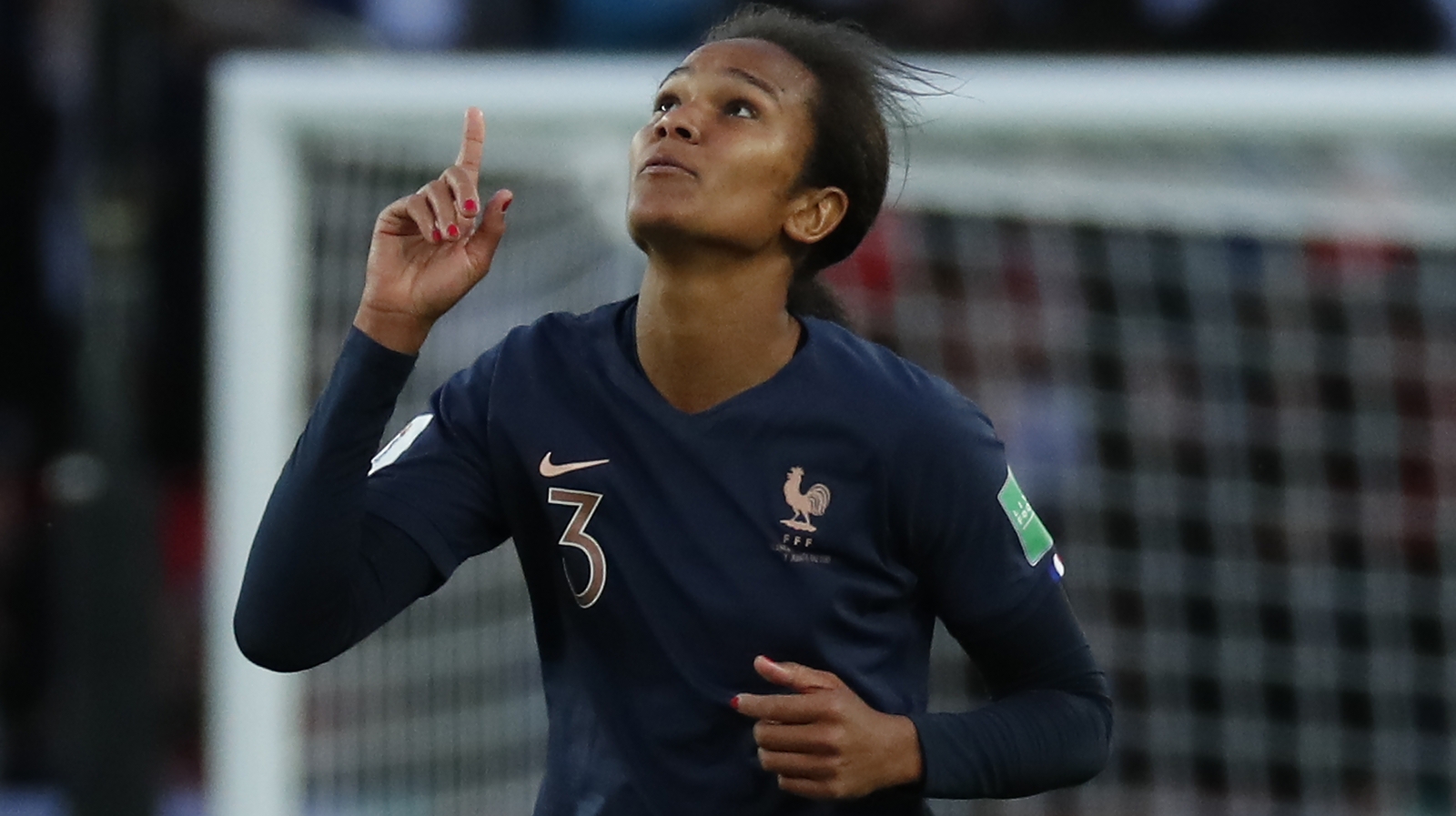 Renard heads World Cup hosts France to victory