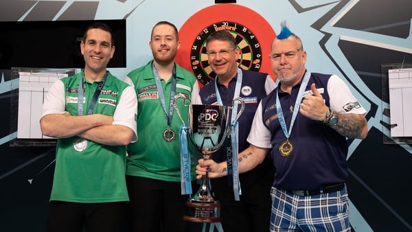 Gary Anderson and Peter Wright (r) of Scotland beat Steve Lennon and William O'Connor (l) of Ireland in the Darts World Cup final