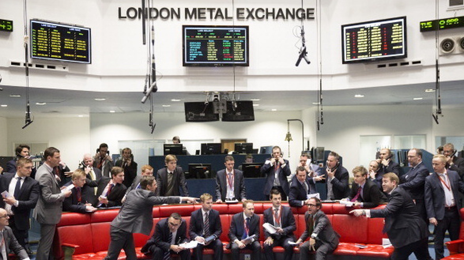 London Metal Exchange calls time on traders boozing