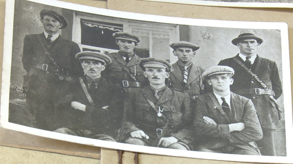 The collection includes photographs, maps and medals from the War of Independence