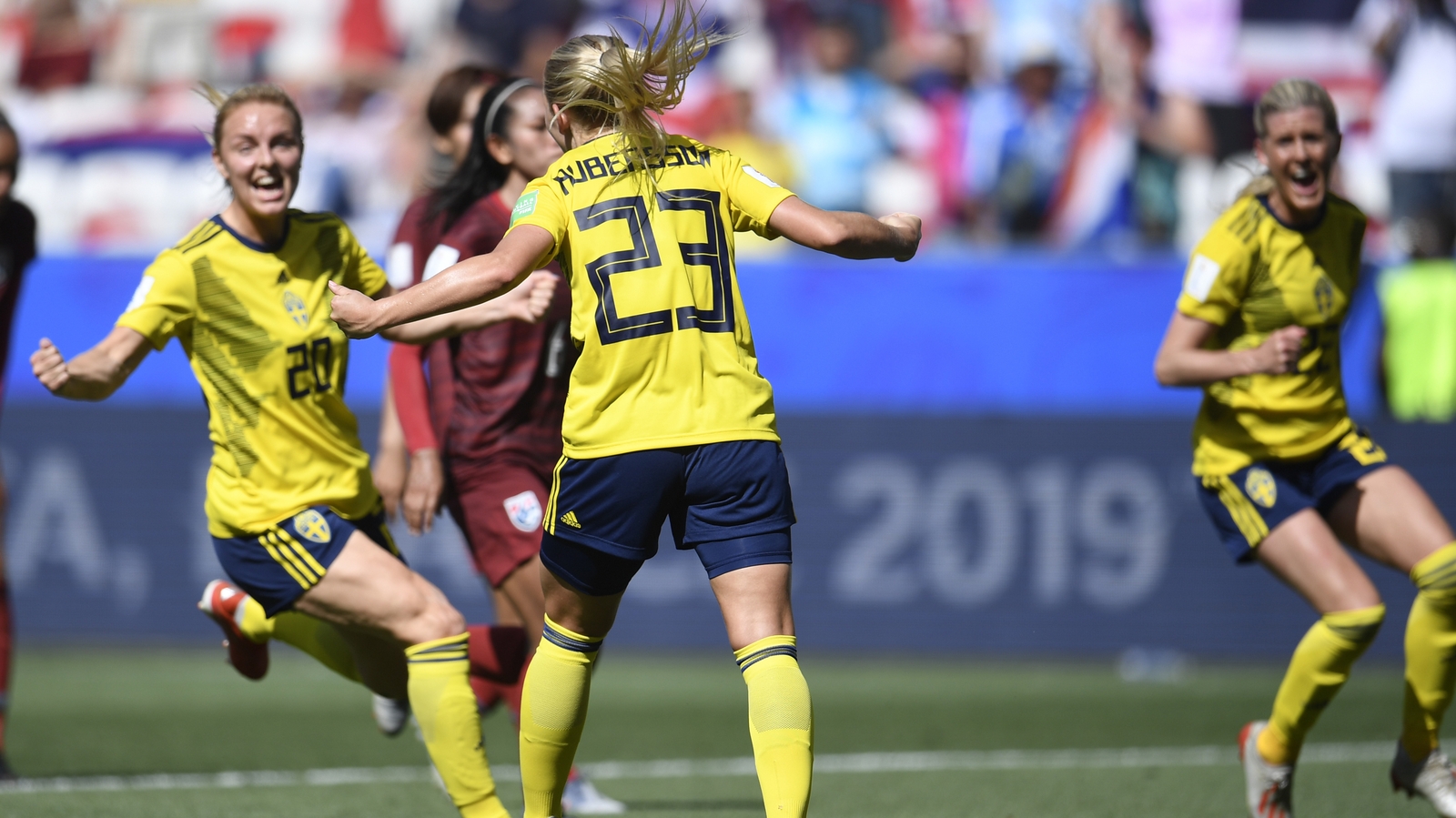 Sweden coast past Thailand into last 16