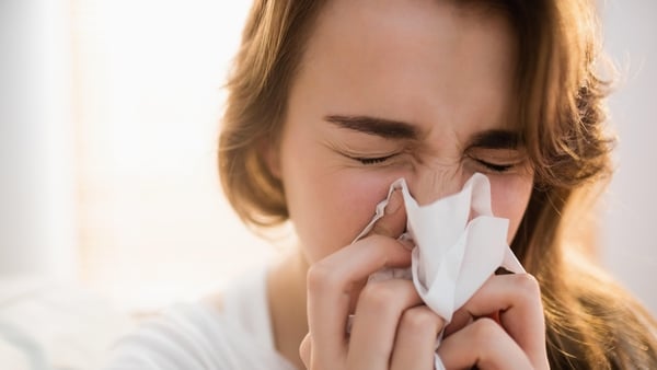 How do you tell the difference between Covid and a normal runny nose or fuzzy head?