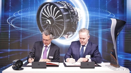 Gaël Méheust, CEO of CFM International and Dómhnal Slattery, CEO of Avolon at the signing of the latest deal at the Paris Airshow today