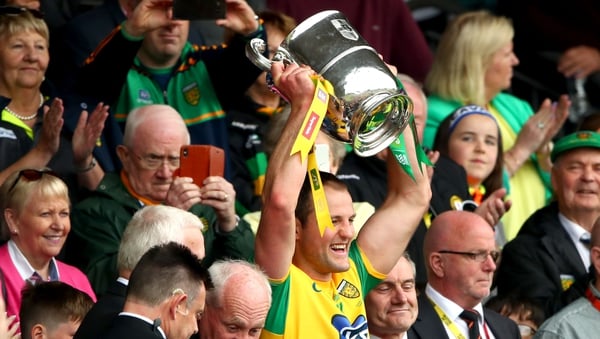 Michael Murphy lifts the Anglo Celt for the fifth time