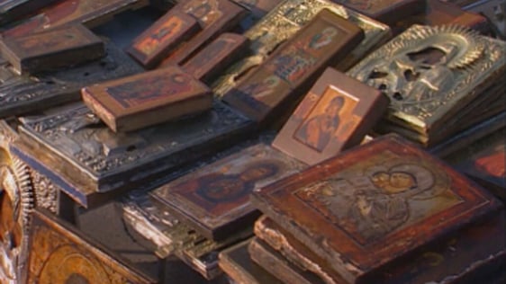 Icons for sale in Moscow street market (1994)