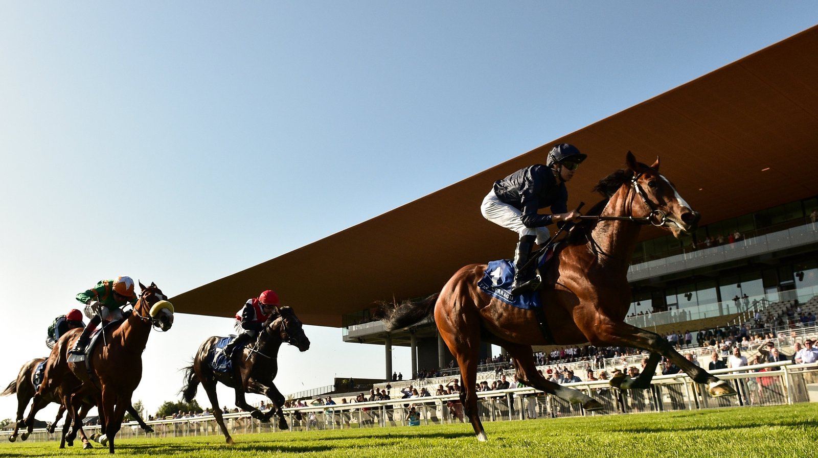 Closing date for purchase of membership: County Kildare is world famous for staging the most exciting horse racing events in Ireland. The Curragh, Punchestown and Naas racecourse attract people from all over the world who Highlights include all five Irish Classic races which run at the Curragh and the Irish National Go Racing in Kildare | Naas, Punchestown & The Curragh