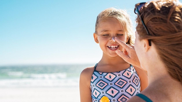 10 children's sun safety tips from an expert that every parent needs to know this summer.