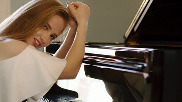 Pianist Ella Nagy joins the RTÉ RSO for today's Lunchtime Concert