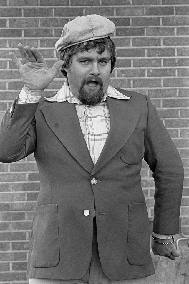 1975: Irish comedian Brendan Grace
