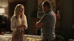 Toadie and Dee grow closer