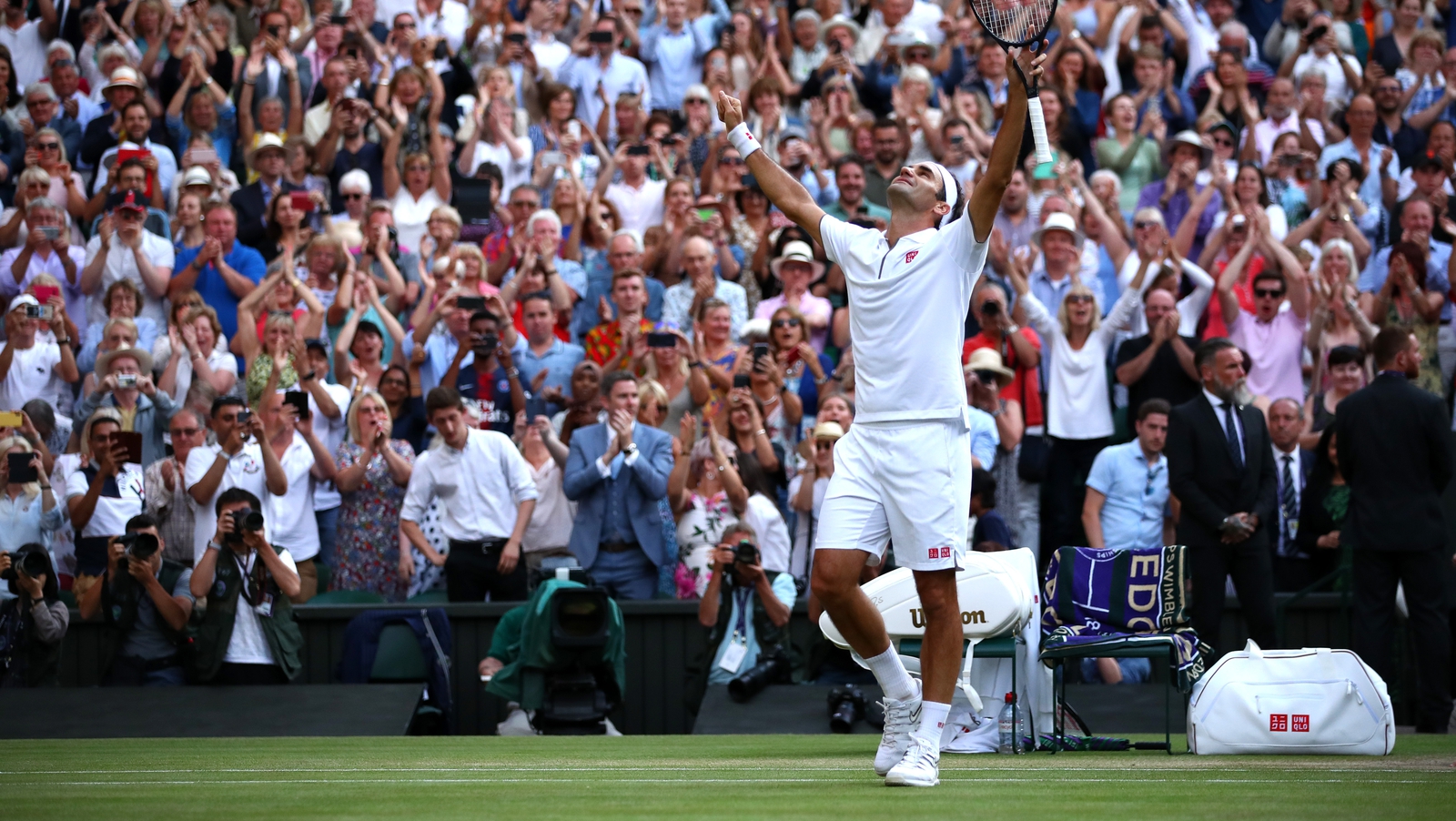 Federer sees off Nadal to set up Djokovic final date