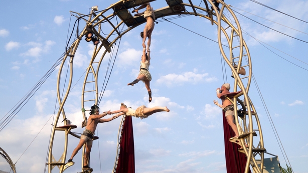 festival acrobatics