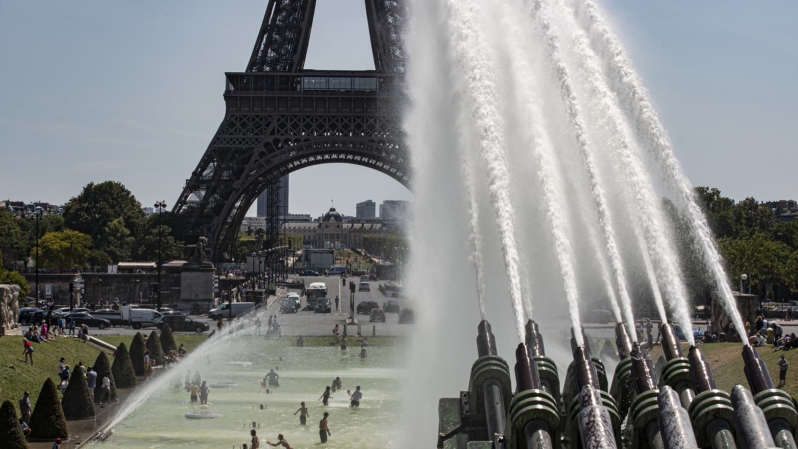 France Sweats In New Record Breaking Europe Heatwave 9901