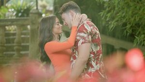 Maura and Curtis have a romantic last date on Love Island